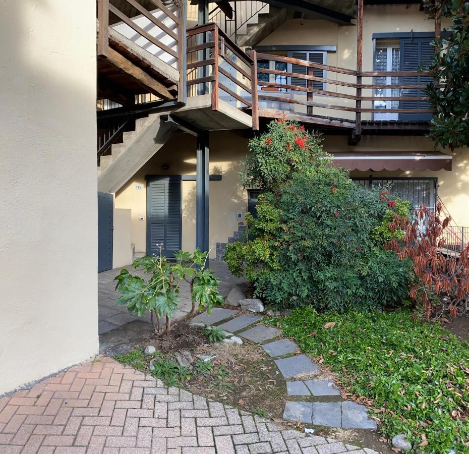 Vicolo Forno Apartment Mercallo Luaran gambar